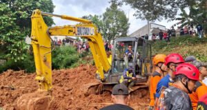 Pencarian Korban Longsor Cibeunying Cilacap Terus Dilakukan, 6 Korban Ditemukan di Hari Ketiga