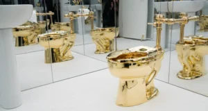 Bathroom emas ‘Amerika’ akan terjual senilai $ 15 juta dalam lelang yang heboh