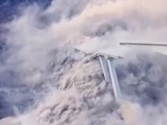 Sebagian jembatan runtuh di barat daya Tiongkok