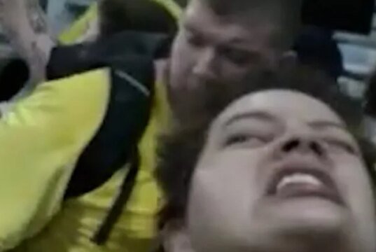 Pengunjuk rasa masyarakat adat menyerbu KTT iklim COP30