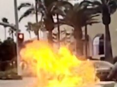 Sepeda motor trail terbakar di depan kamera setelah menabrak mobil