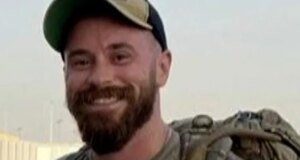 Anggota Angkatan Udara transgender menuntut pemerintah federal