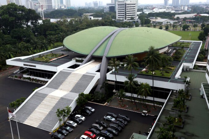 gedung-dpr-foto-ricardojpnn-com-jtkmx-jlyb.jpg