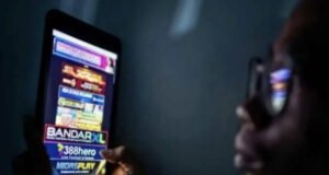 PR Pemerintah soal Uang Bansos di Masyarakat