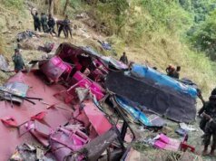 Saat yang mengerikan, seorang pria mengekspos dirinya kepada influencer & meminta seks saat seorang pelancong di liburan tuk-tuk Sri Lanka merasa ngeri