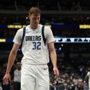 Pesta 15 orang: Keluarga Rookie mengadakan makan malam Hornets