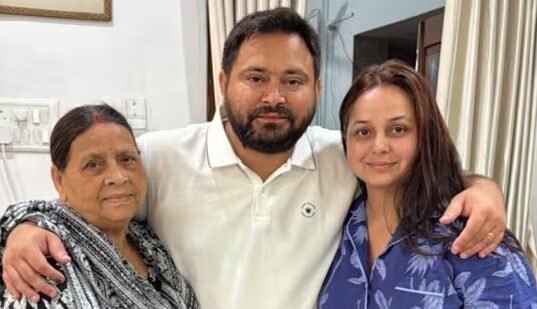 Siapakah Sanjay Yadav dan Rameez yang disebutkan oleh Rohini Acharya dari RJD di postingan tentang berhenti dari politik, keluarga?