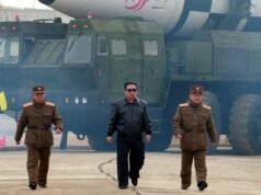 Provokasi Natal dari DPRK: Diktator Kim Jong-un memeriksa kapal selam nuklir baru