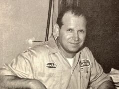 Dia bersembunyi di depan mata sebagai petugas kebersihan tercinta di sekolah All-American. Kemudian rahasia Nazi yang memuakkannya terungkap… apa yang saya temukan selanjutnya bahkan lebih memutarbalikkan