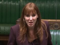 ‘Rayner menggalang dukungan dari seluruh partai’: Saat Tim Ange menyusun rencana kepemimpinannya, bagaimana sebuah serangan yang gagal membuat Starmer terkena pisau pembunuh – dan apa yang dikatakan anggota parlemen di grup WhatsApp mereka: ANDREW PIERCE