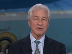 Jamie Dimon memperingatkan akan hilangnya pekerjaan yang disebabkan oleh AI … namun ia mengatakan pekerja dengan keterampilan yang tepat akan berkembang