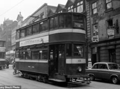 PETER HITCHENS: Mata-mata kita harus secara diam-diam memberi nasihat kepada pemerintah terpilih kita – bukan berpidato yang menyatakan bahwa kita sedang berperang dengan Rusia