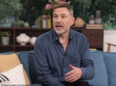 ‘Hal ini membuat saya khawatir’: David Walliams khawatir pesan WhatsApp yang ‘berselera buruk’ akan muncul karena dia kini menghadapi tuduhan pelecehan