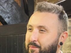 Ayah meninggal beberapa saat setelah mengambil bagian dalam penghormatan ‘luar biasa’ kepada anak sekolah, 14 tahun, yang meninggal karena penyakit neuron motorik