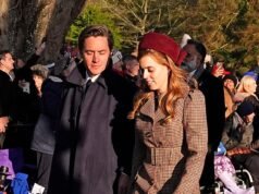 Putri Beatrice dan Eugenie bergabung dengan Keluarga Kerajaan untuk merayakan Natal di Sandringham dalam menunjukkan solidaritas yang luar biasa setelah skandal seputar ayah Andrew yang dipermalukan