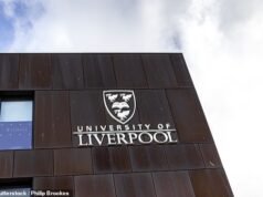 Bersiaplah! Siswa memperingatkan bahwa Malam Keduabelas Shakespeare memiliki adegan cross-dressing