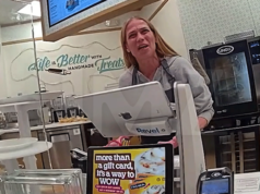 Karyawan Cinnabon Memberitahu Polisi Mengapa Dia Menggunakan N-Word, Pertunjukan Video Kamera Badan Polisi