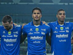 Ramon Tanque Panen Gol, Bojan Hodak Tersenyum