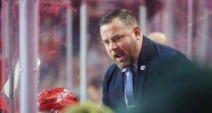 Asisten pelatih pemadam kebakaran Maple Leafs Marc Savard