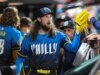 Royals memperoleh LHP Matt Strahm dari Phillies
