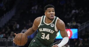 Bucks F Giannis Antetokounmpo akan kembali pada hari Sabtu