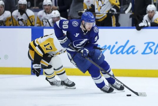 Lightning menandatangani D JJ Moser untuk perpanjangan 8 tahun senilai $ 54 juta