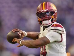 Veteran QB Josh Johnson menjadi starter untuk Commanders vs