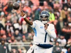 Bangsal Camera Rookie QB, Tyler Shough berhadapan di Nashville