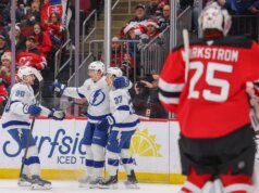 Skor kilat lebih awal, sering kali mengalahkan Setan