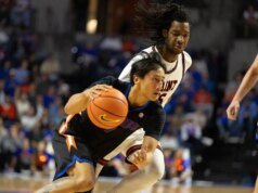 Pertandingan konferensi tampak saat Florida menghadapi Colgate