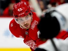 Caps keluar untuk kembali ke jalur, membagi kandang-dan-rumah vs Wings