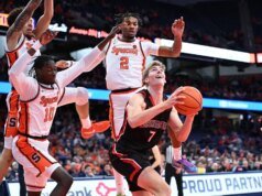 Upaya yang seimbang mendorong Syracuse melewati Northeastern