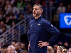 Pelikan melonjak di kuarter ke-4, menyingkirkan Mavs untuk kemenangan ke-5 berturut-turut