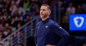 Pelikan melonjak di kuarter ke-4, menyingkirkan Mavs untuk kemenangan ke-5 berturut-turut