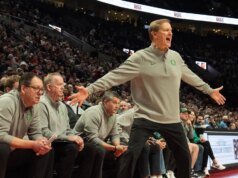 Pertarungan Oregon menjadi tuan rumah Omaha di last non-konferensi untuk keduanya