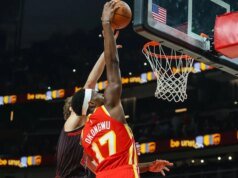 Reli Bulls di akhir kuarter keempat mengejutkan Hawks