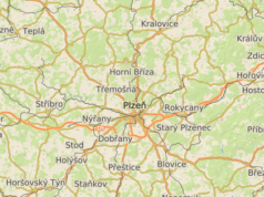 Seorang pria mabuk dan mabuk mencuri sebuah bus, berakhir di selokan