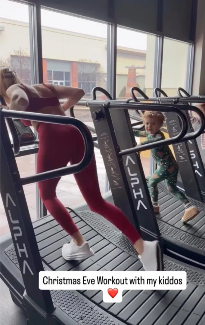 5-Patrick-and-Brittany-Mahomes-Kids-Fall-on-Treadmill-During-Holiday-Workout-With-Mom-But-Bounce-Bac.webp