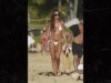 Izabel Goulart Mengenakan Swimsuit Minim di Tamasya Pantai bersama Tunangan Kevin Trapp
