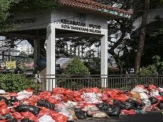 Bangunan Parkir Dua Lantai di Koja Roboh, Timpa 5 Kendaraan hingga Ringsek