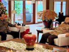 Prabowo Sambangi Luhut di Momen Natal, Bahas Tarif AS hingga Bencana Sumatera