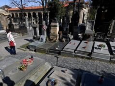 Bintang baru di Slavín: Di antara yang hebat, pemain catur pertama, grandmaster Vlastimil Hort, beristirahat