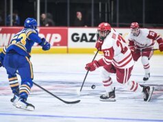 Anak-anak muda mendorong Wisconsin kembali ke permainan gelar Kwik Trip Holiday Face-Off