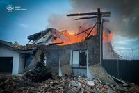 ONLINE: Serangkaian ledakan malam di Kyiv! Zelenskyy menuju ke Florida untuk menemui Trump.