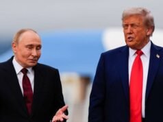 Natal bersama keluarga Trump: Melania di telepon dan makan malam di resor Trump, Ivanka di pegunungan di Aspen