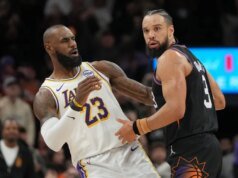 LeBron James mendorong Lakers untuk meraih kemenangan atas Suns di NBA|Berita Bola Basket
