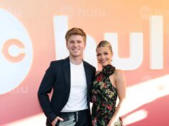 Suami Witney Carson Mengejutkannya Dengan Pesta Setelah Kemenangan DWTS