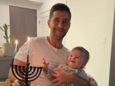 Josh Peck dan Robby Hoffman Berdebat Di Mana Menyimpan Menorah Selama Hanukkah