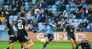 Khadija Shaw mencetak empat gol saat Manchester City mengambil keunggulan enam poin di jeda musim dingin WSL