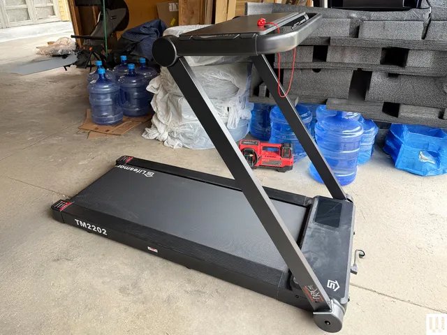 Lifesmart-3-in-1-Treadmill_Full-VIew_Photo-SOURCE-Kristin-Canning.jpg